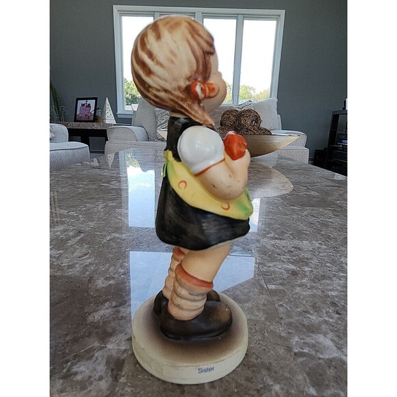 Hummel Figurine, 'Sister' Girl With  Basket, 98/0 - Picture 2 of 5